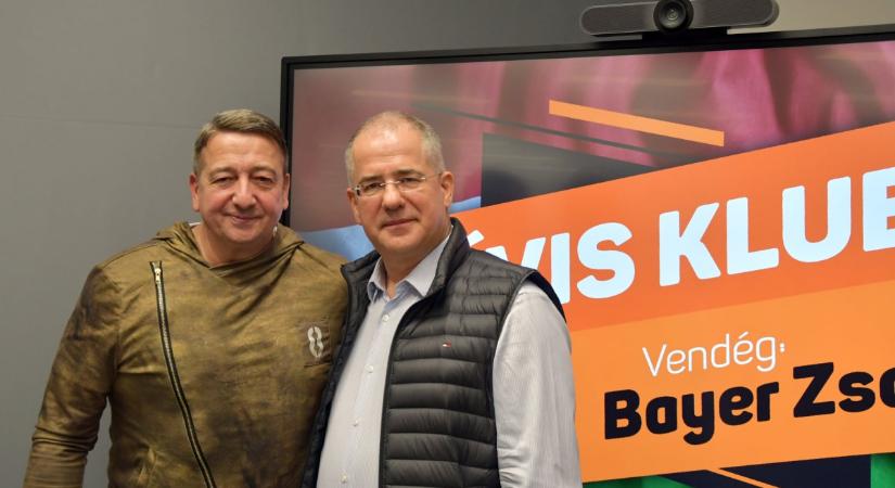 Bayer Zsoltot is okolja a Fidesz bukásáért a “publicista” munkatársa