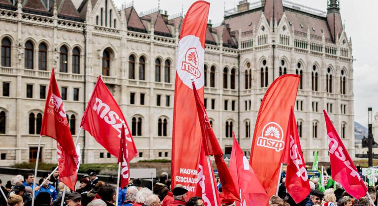 MSZP: azbeszttel szennyezett kőzúzalék kerülhetett forgalomba Magyarországon