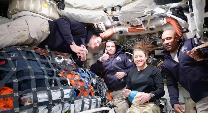 „Szeretném megköszönni Istennek” – megható üzenetek a hazatért Artemis-2 legénységétől