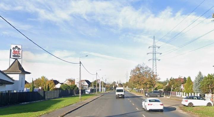 Autó és motor ütközött a Vámospércsi úton