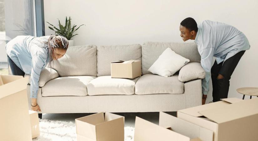 A költöztetés izgalmai: bútorok és régi épületek