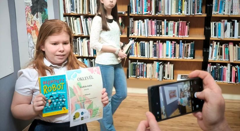 Hó végéig láthatók a mesés gyerekrajzok