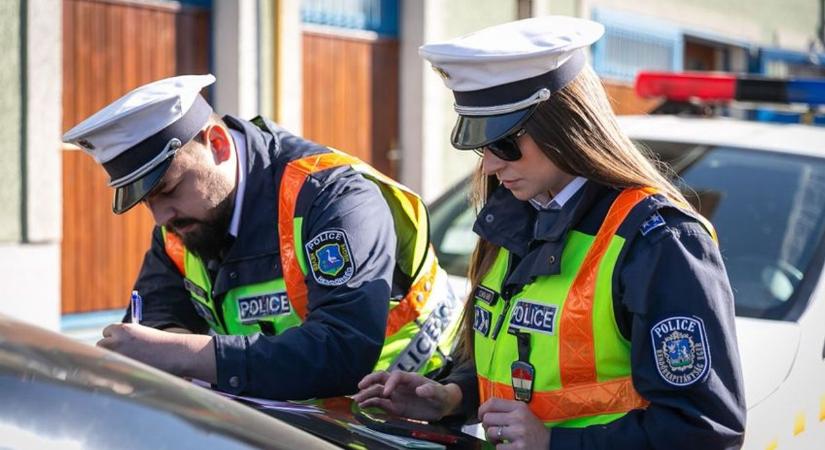 Ez nagyon nagy baj: baleset Pécsen, alig lehet haladni a belvárosban!