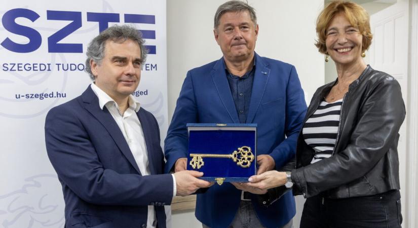 Átadták az SZTE új nőgyógyászati ambulanciáját