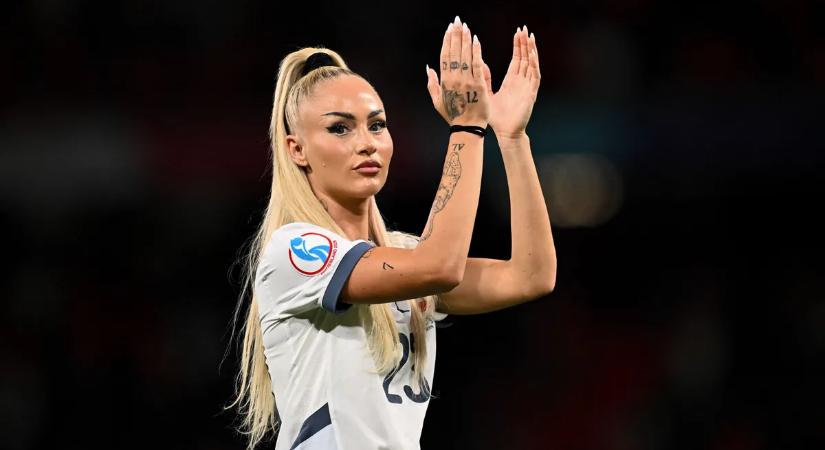 „Szerelem a levegőben” – Vigaszra lelt a világ legszexibb focistacsaja