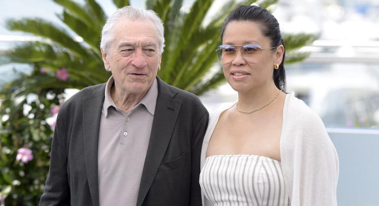Vörös szőnyeg helyett hinta: így babázik a Central Parkban a nyolcszoros apa Robert De Niro