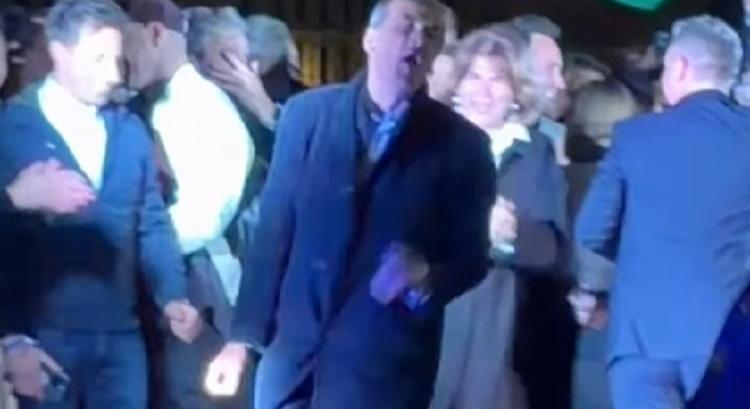 Bejárta a világot az örömtánc, amit a Tisza egészségpolitikusa, Hegedűs Zsolt lejtett