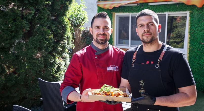 Nálunk is megjelent a TikTok-sztár étel: a „dzsekis" burgonya – kipróbáltuk! (videó, galéria)