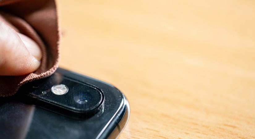 Lehet, hogy rosszul tisztítod a telefonodat – mutatjuk a helyes módszert