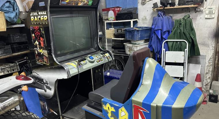 Egy eredeti Star Wars árkádgépet kínálnak eladásra egy hazai Facebook-csoportban