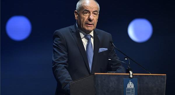 Szerdán egyeztet a köztársasági elnök a parlamentbe jutott pártok vezetőivel