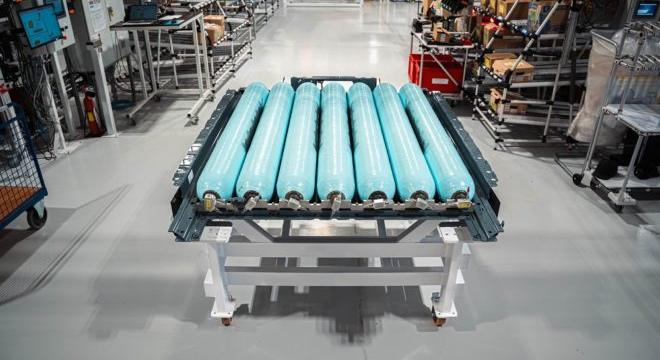 Vadonatúj fejlesztésű BMW hidrogéntank