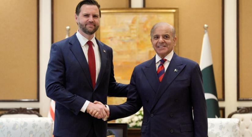 Trump Kínát is fenyegeti az iráni kikötők blokádjával