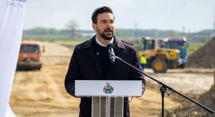 Barcsa Lajos újra munkában, már meg is jelent egy nagy bejelentésnél