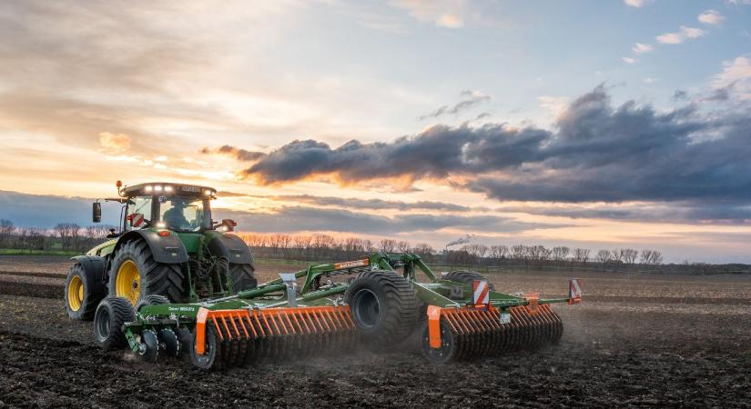 25 éve a magyar földeken: Miért ragaszkodnak a hazai gazdák még mindig a Catros tárcsákhoz?