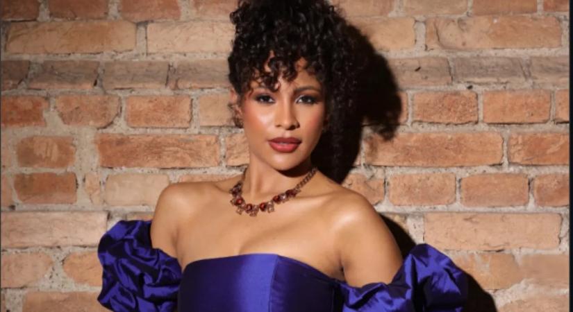 Modellalkat létére csodás mellei vannak, amiket nem is rejt nagyon a ruha mögé – Monalysa Alcântara dögös fotói