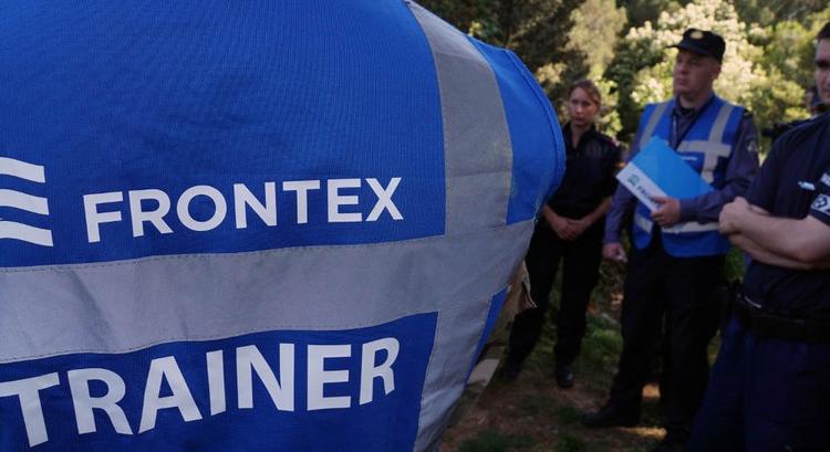 Csalással, zaklatással vádolják a Frontexet