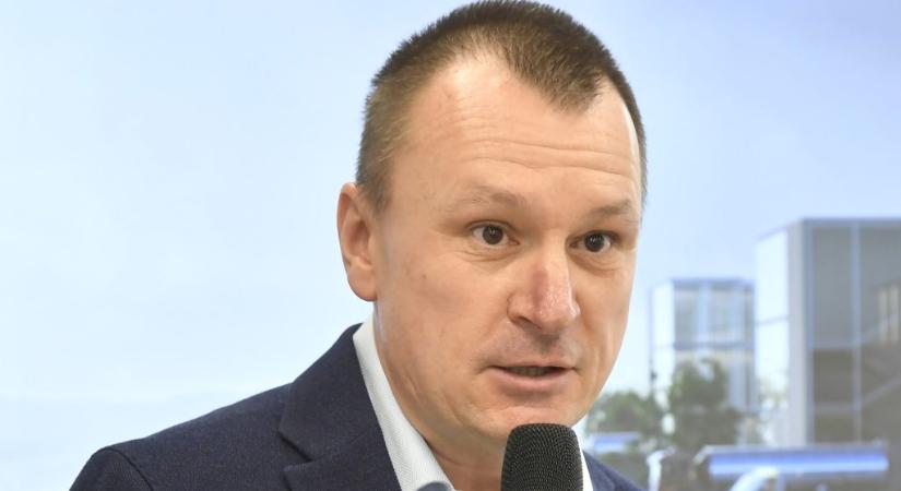 Szujó Zoltánék közleményt adtak ki, miután határozatképtelenné váltak Gyulay Zsolt távozásával