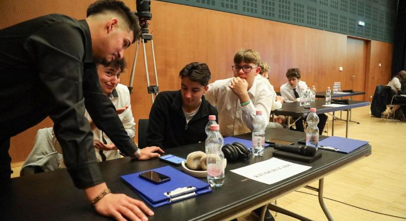 AI a várfalak között: így támasztották fel Szolnokon a város titkos oszmán palotáját – videóval, galériával