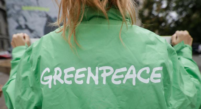 Greenpeace: Súlyos azbesztveszély Szombathelyen, a lakosság biztonságának érdekében azonnali intézkedésre van szükség