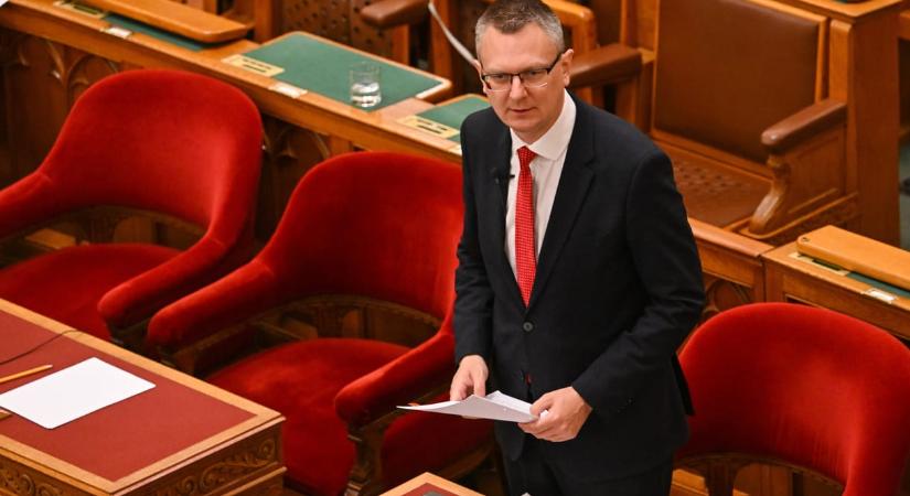 A Belügyminisztérium nem foglalkozik azzal, hogy Matolcsy Ádám Dubajba menti-e vagyonát