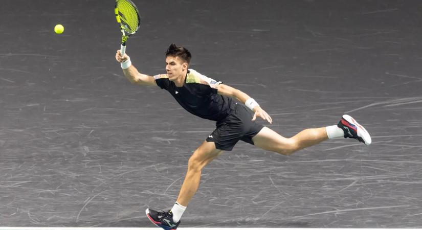 Sötétedés miatt félbeszakadt Marozsán Cicipasz elleni meccse