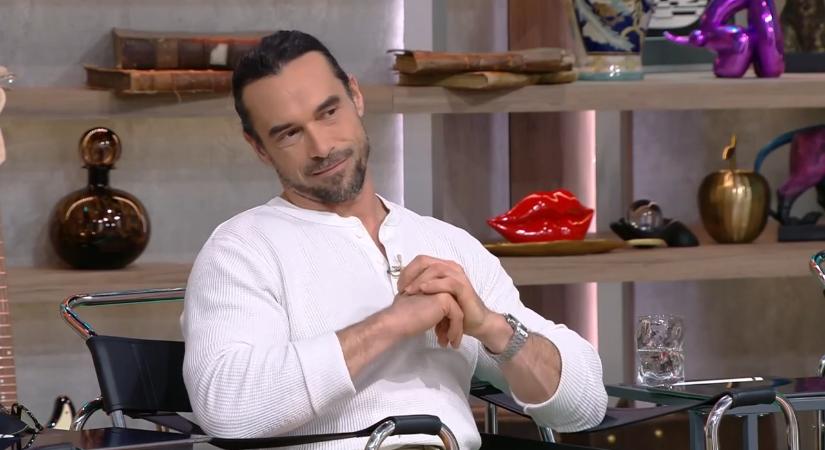 Szendrő Péter meghatódott – ilyen ajándékot kapott Alföldi Róberttől