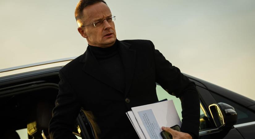 „Nonszensz és felháborító” – reagált a külügy az iratmegsemmisítés vádjára