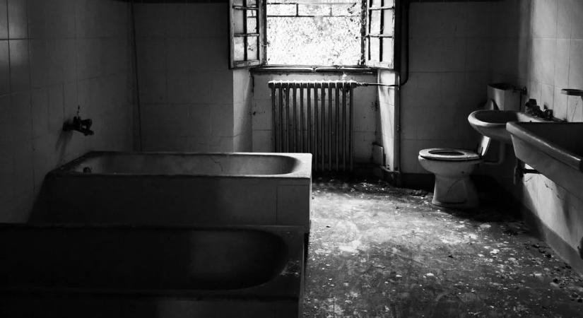 Ahol a csend sikít: egykori elmegyógyintézet hátborzongató falai közé jutott be a fotós