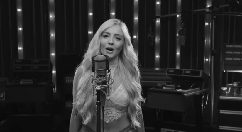 Csábító pillantások, nőies idomok: brutál szexi fotójával bűnbe viszi követőit az ismert influenszer