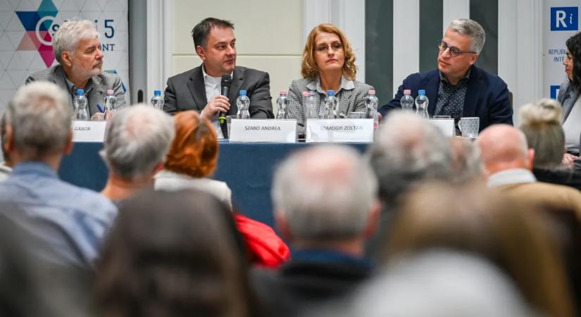 Kinevették a Századvég vezető elemzőjét egy konferencián, amin a hatalmasat tévedő méréseiket magyarázta