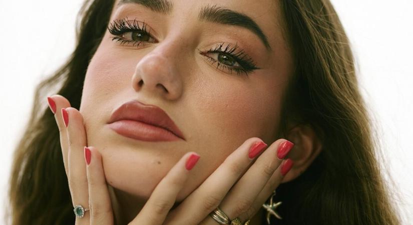 Lola nem a vékony szemöldök híve