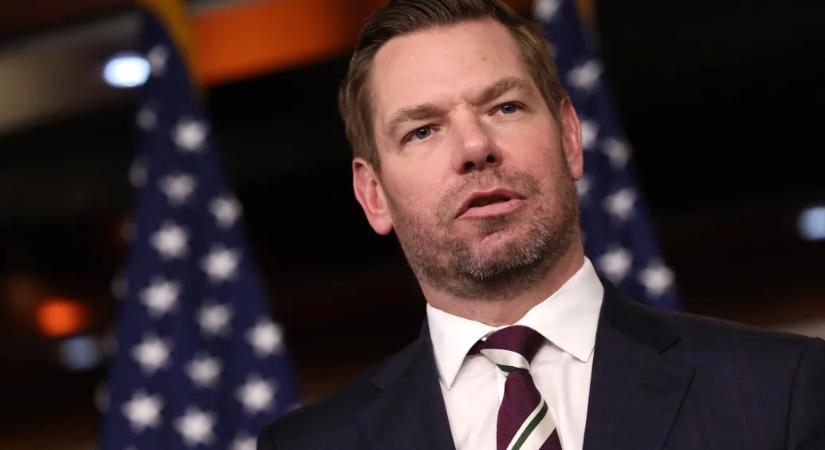 Lemondott a demokraták kaliforniai kormányzójelöltje, akit azzal vádoltak meg, hogy elkábított nőket, majd zaklatta őket