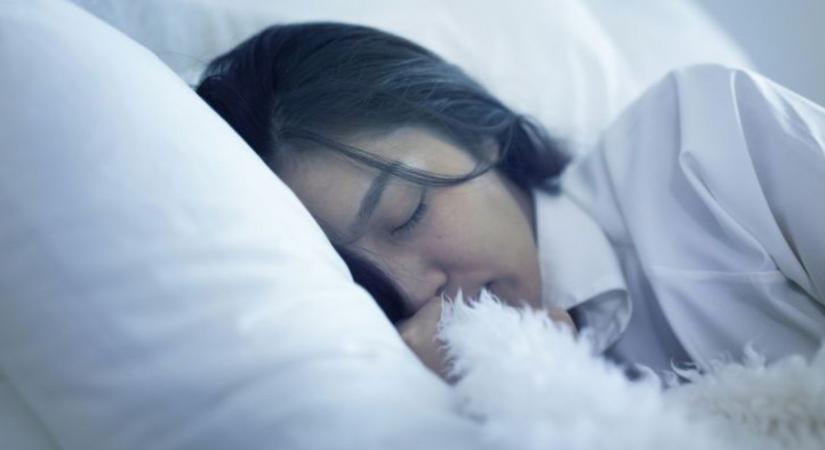 "Éreztem, hogy van valaki a szobában, de nem tudtam megmozdulni" - ijesztő élményről számolt be egy magyar nő