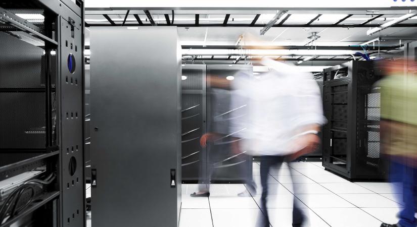 Még utoljára kiosztottak informatikai szolgáltatásokra 390 milliárdot