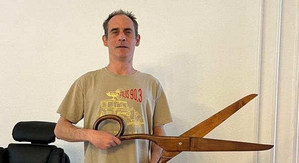 Koldulásba kezdett a Kutya Párt, 686 milliót kell gyűjteniük