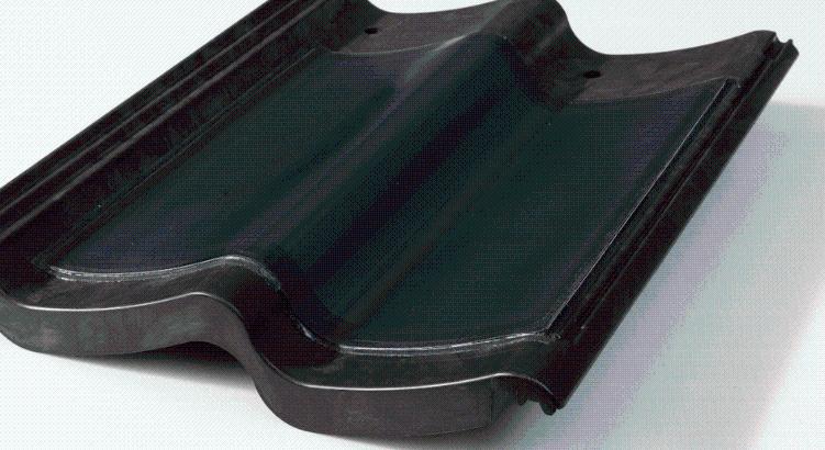 A világ első perovszkit napelemes tetőcserépe, amely 12,4%-os energiahatékonysággal működik