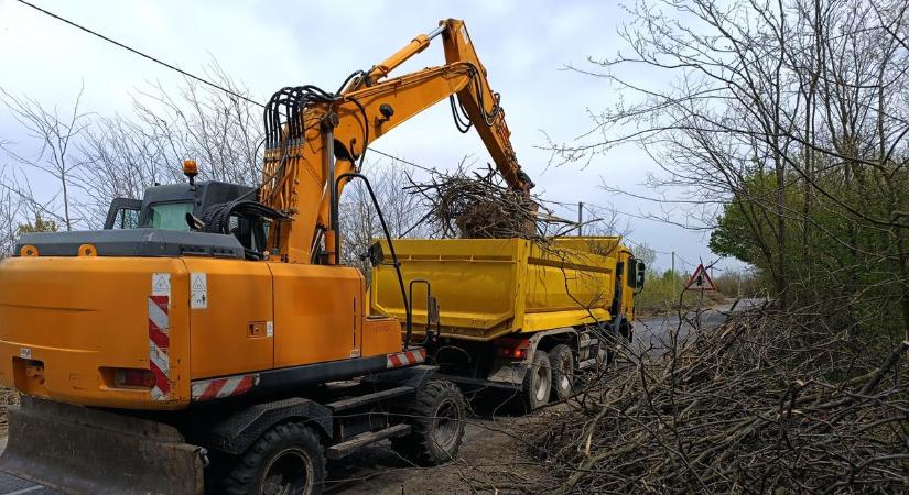 Már vonulnak a gépek a Keceli útra: 2,5 milliárdból építik újjá a szakaszt – itt vannak a részletek! – videóval