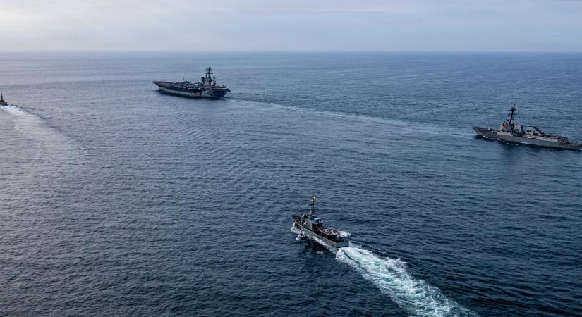 Az első 24 órában egyetlen hajó sem jutott át az amerikai tengeri blokádon