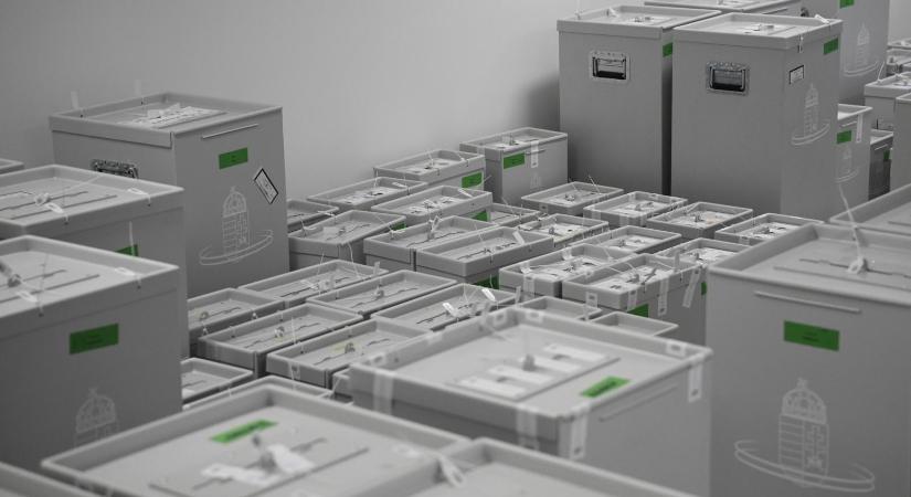 Már 255 urna érkezett a külképviseletekről