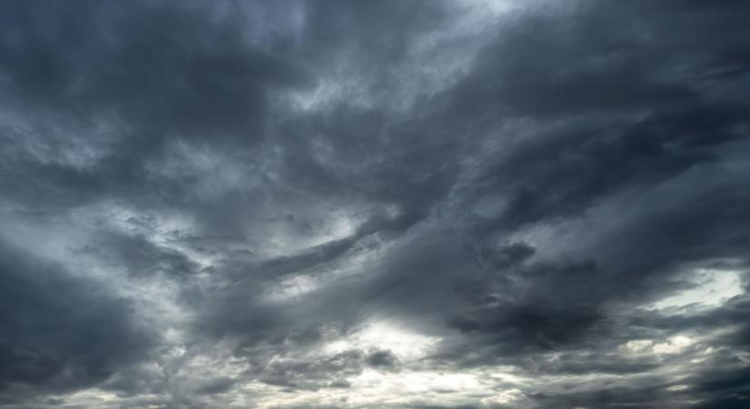 Továbbra sem látjuk sokszor a napot, marad az erősen felhős időjárás