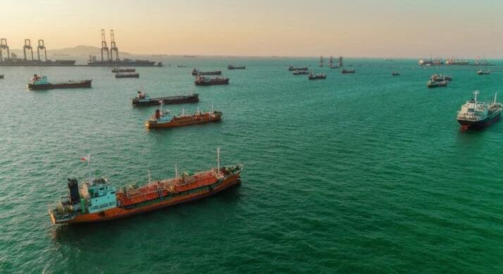 Az iráni háború átírta az olajpiac kilátásait – Visszaeső kereslettel számol az IEA