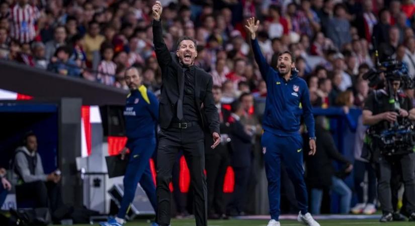 Diego Simeone az ágyba zavarta a dühös Barcelona-szurkolókat – videó