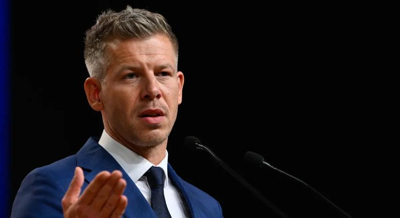 Raiffeisen-elemző: Magyar Péterék ki fogják vezetni az árrésstopot, a védett árat és a különadókat