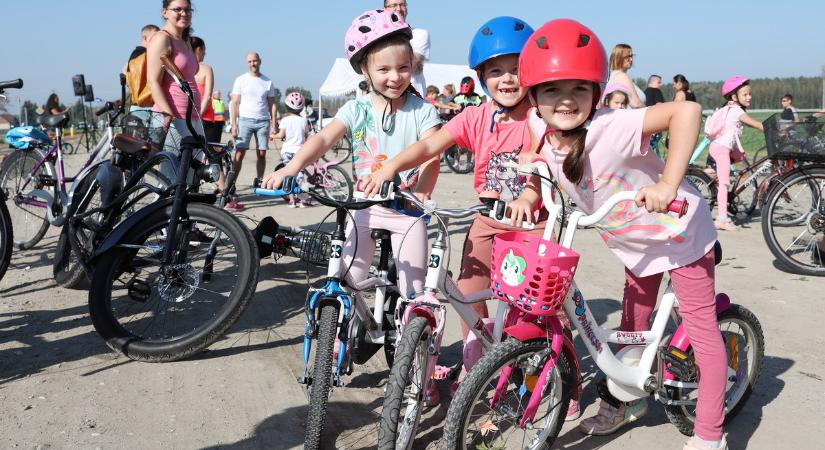 Bringázz az iskolába! – gyerekek, együtt, a Földért