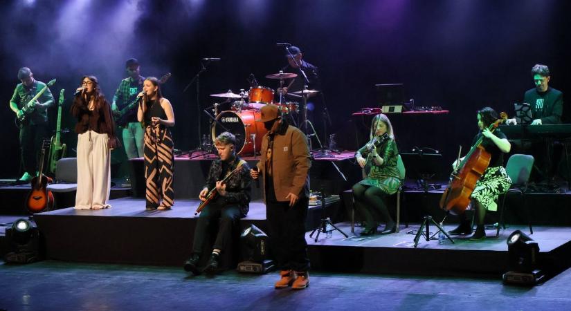 Ismét összefogtak a paksi zenészek (galériavideó)