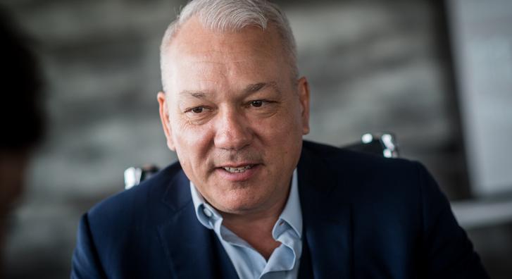 Előkerült egy videó Balogh Leventéről a választás éjszakájáról, nem akárhogy fogadta az eredményt