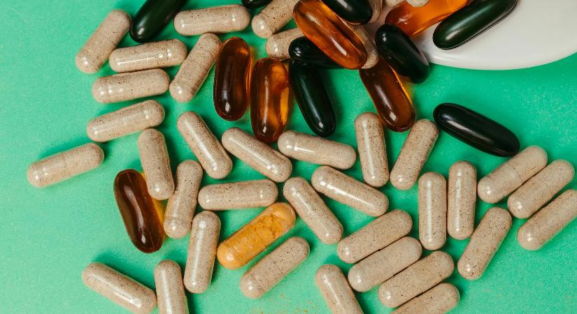 Nagyon nem jó, ha ezt a 3 vitamint reggel veszed be – ne tedd!