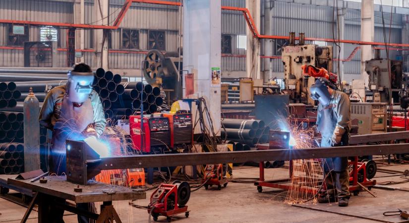 Februárban is gyengélkedett a hazai ipar