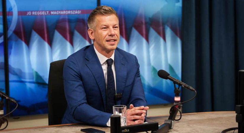 Másfél év után ismét a közmédiában szerepelt Magyar Péter, kemény kritikákkal indította az interjút